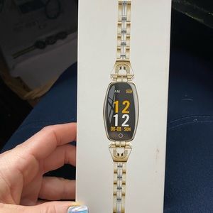 Women’s Fitness Tracker